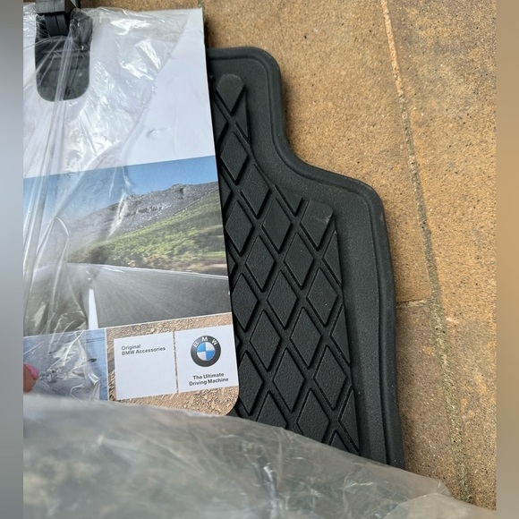 BMW 7er All Weather Floor Mats - Rear BMW 7 -Series - Picture 3 of 5